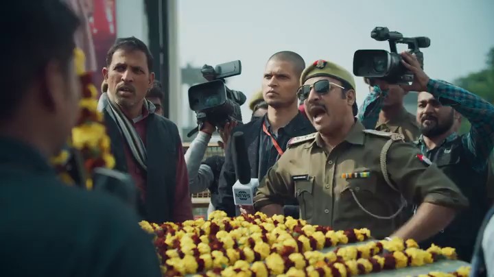 Aashram S02 Hindi WEB-DL 480p x264 AVC AAC 2ch.mkv.0002